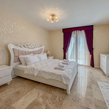 Luxury Mountain Villa 15 Minutes To Sea *