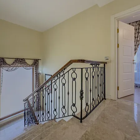Luxury Mountain Villa 15 Minutes To Sea